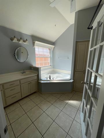 Building Photo - 5109 Holly Way