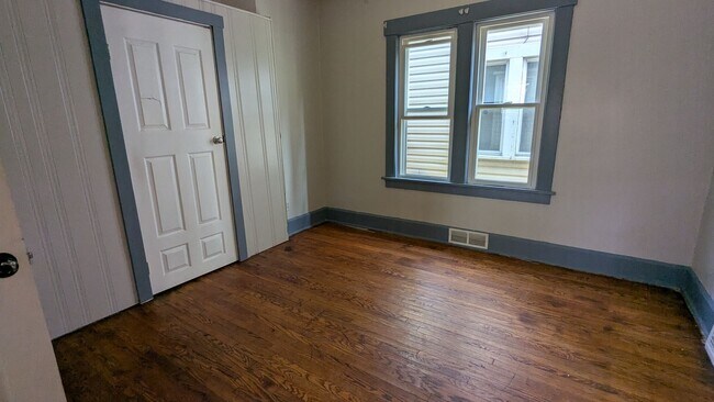 Building Photo - 1371 Stark Ave SW