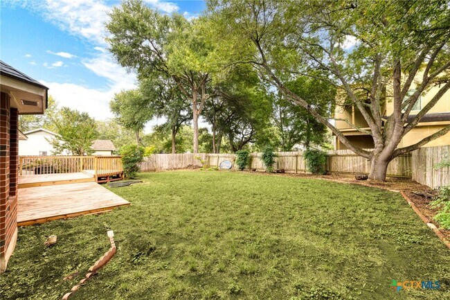 Building Photo - 1502 Oak Knoll Ln