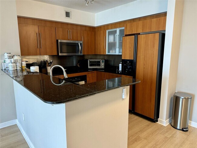 Building Photo - 335 S Biscayne Blvd