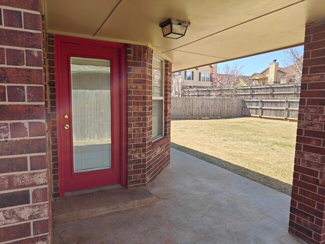 Building Photo - 809 Regiment Way