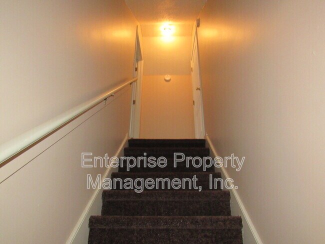 Building Photo - 9740 Riggin Dr