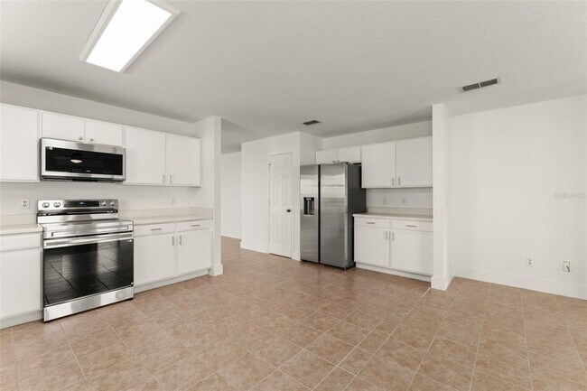 Building Photo - 13050 Prairie Meadows Dr