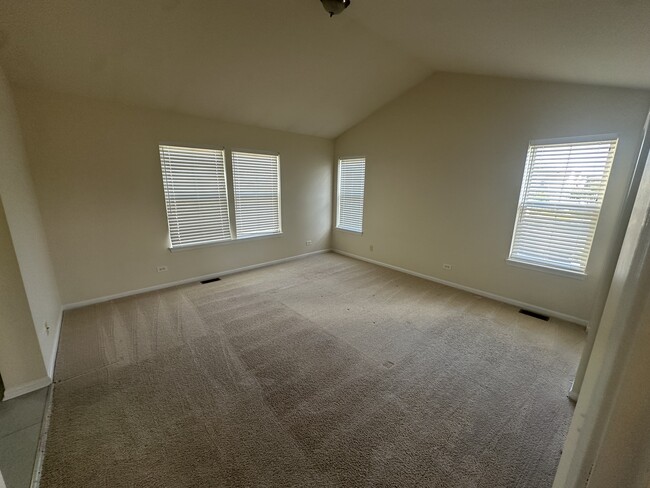 Building Photo - 2898 Falling Waters Dr