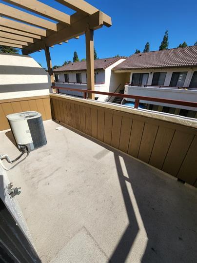 Building Photo - 5075 Valley Crest Dr