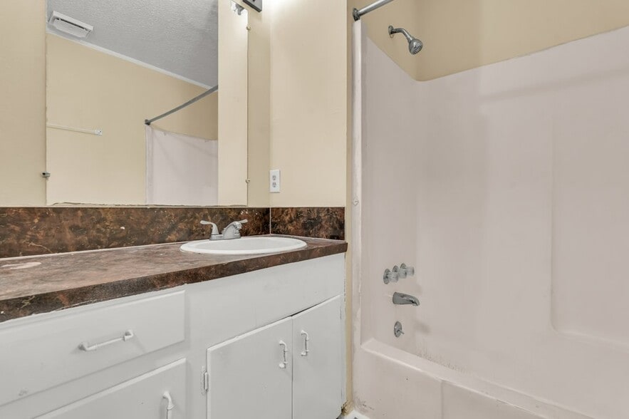 Building Photo - 341 Miller Ave