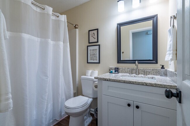 Building Photo - 58 Auburn Dr SW