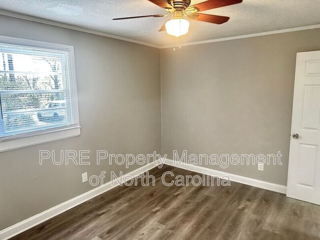 Building Photo - 504A Moore Dr