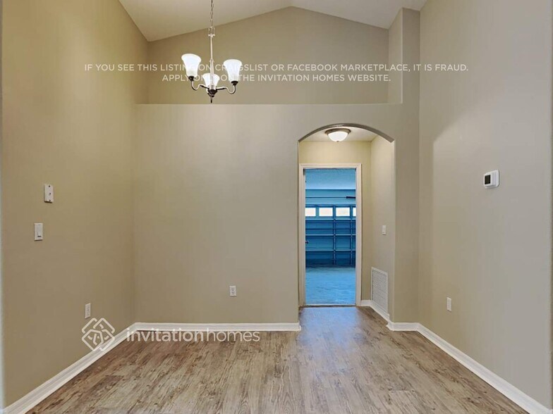Building Photo - 3155 Lindera Dr