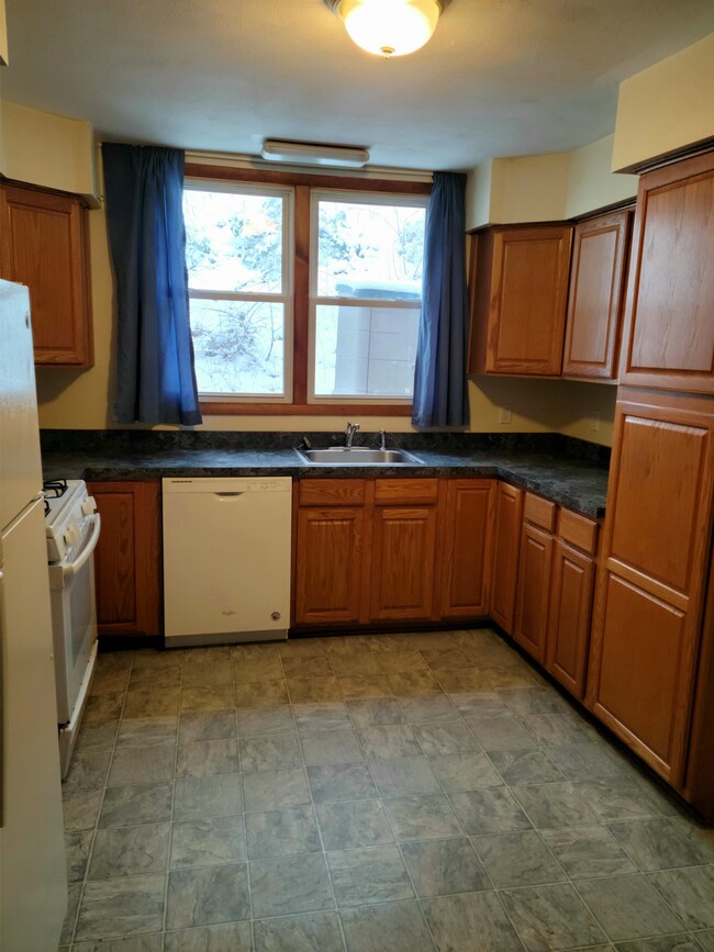 Kitchen - 224 E 3rd St