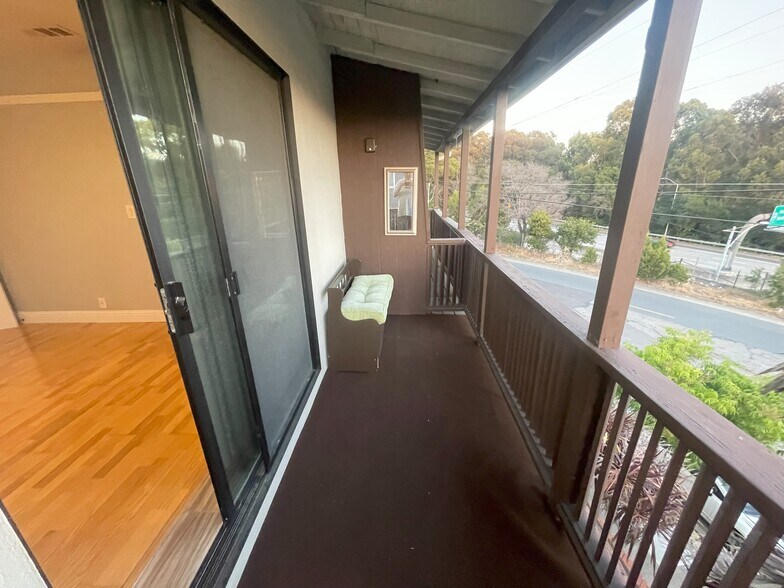 Balcony View 1 - 4844 Daisy St