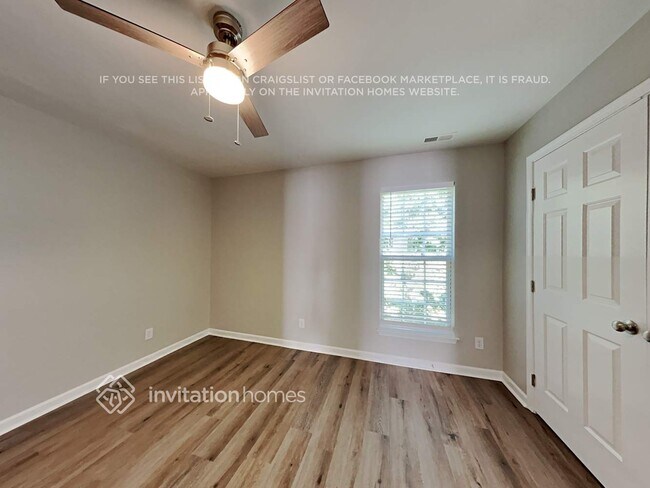 Building Photo - 213 Gabriel Dr