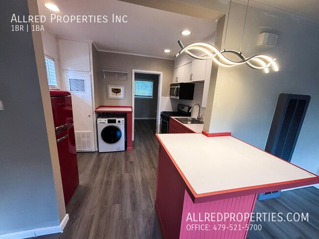 Building Photo - 621 N Leverett-3