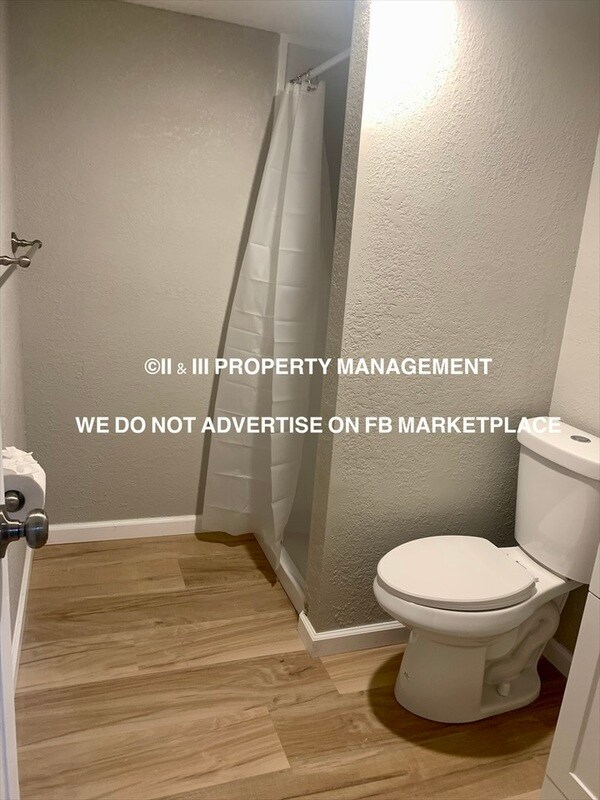 Building Photo - 3013 S Mason Ave