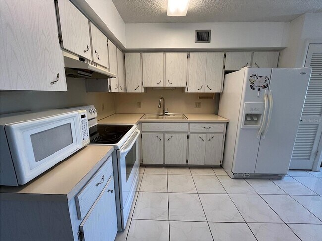 Building Photo - 2253 Norwegian Dr