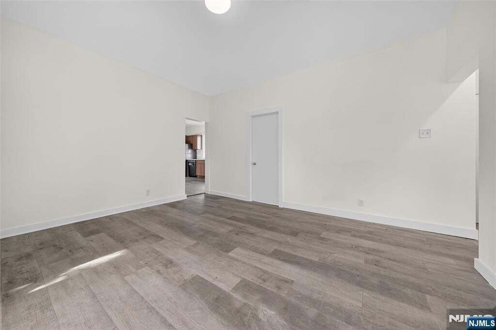 Building Photo - 66 Boulevard