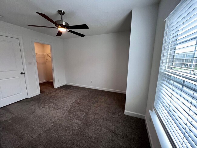 Building Photo - 2542 Fieldsway Dr