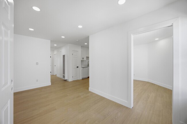 Building Photo - 1040 Gardena