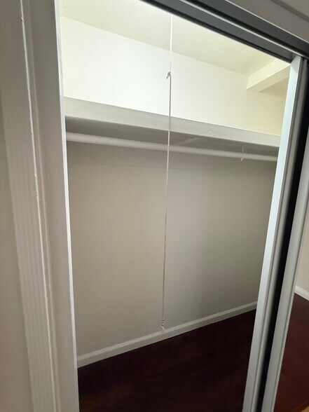 Building Photo - 410 N Glenwood Pl