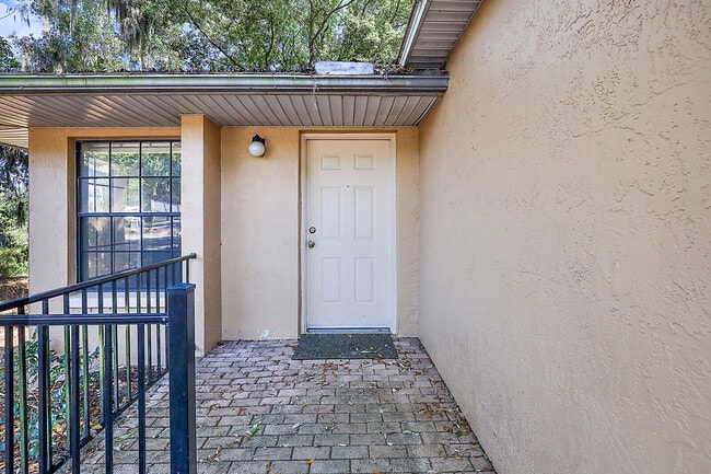 Building Photo - 1319 Shady Terrace