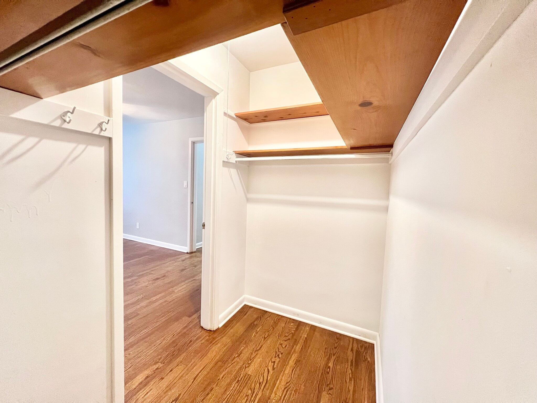 Building Photo - 2385 Van Leunen Dr