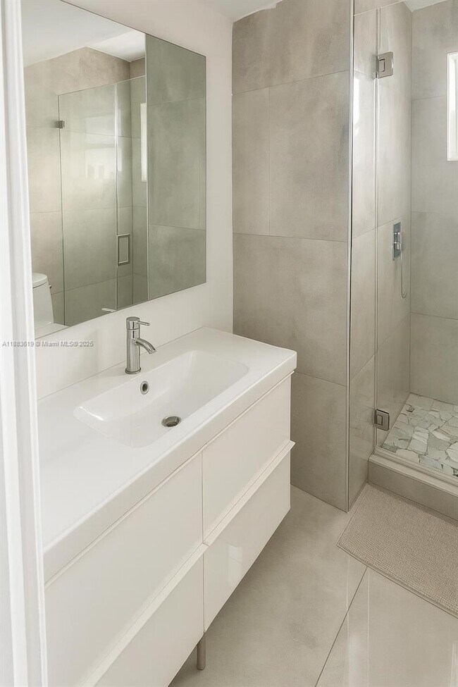 Building Photo - 1780 NE 191st St