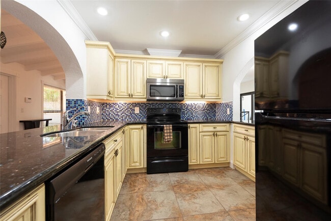 Building Photo - 3412 Leigh Rd