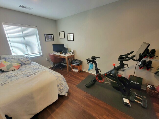 Building Photo - 23 Andrew Pl