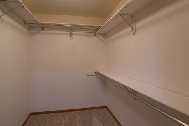 Building Photo - COMING SOON !! 3 bed 2.5 Bath Home on .5 acre lot in corner of Culdesac Mead School District