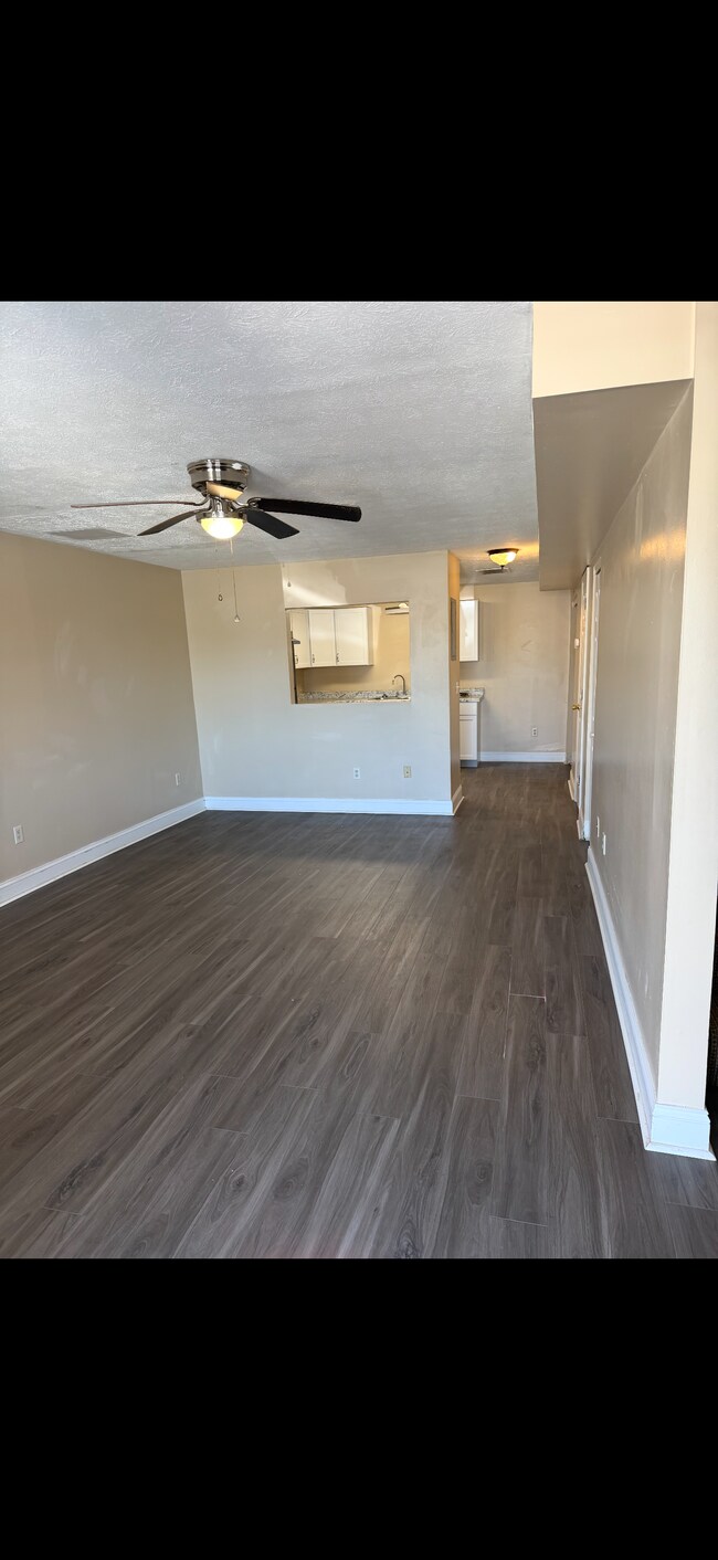 Building Photo - 100 Rockcastle St