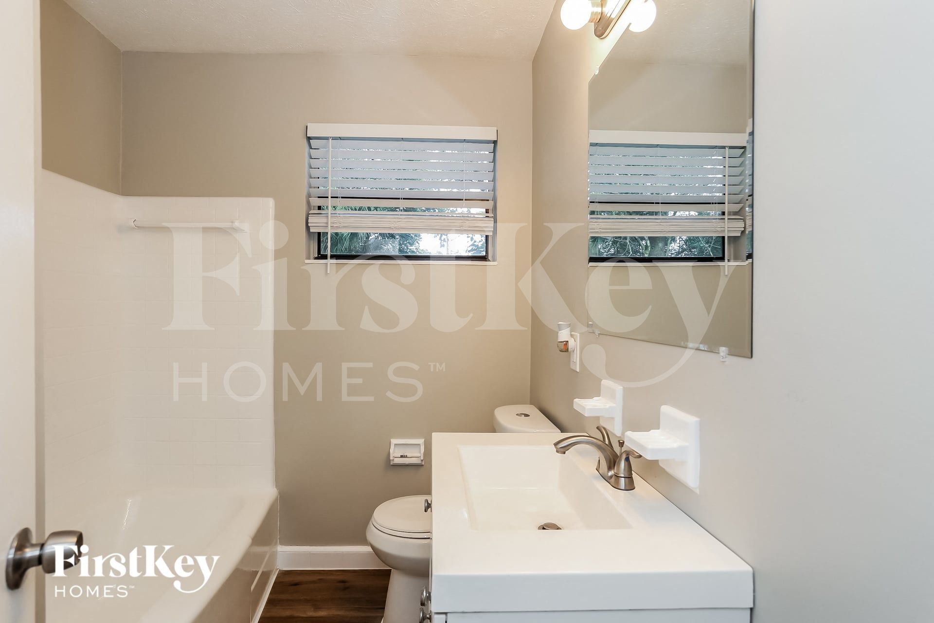 Building Photo - 2853 Oakcove Ln