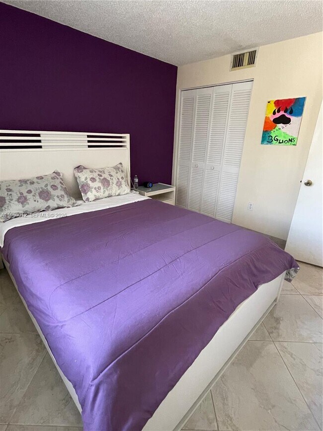 Building Photo - 1422 Amanda St