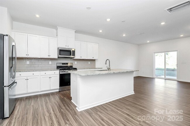 Building Photo - 3651 Secrest Lndg