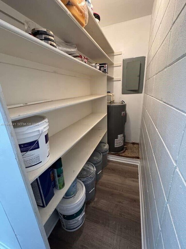 Building Photo - 5100 Rilma Ave