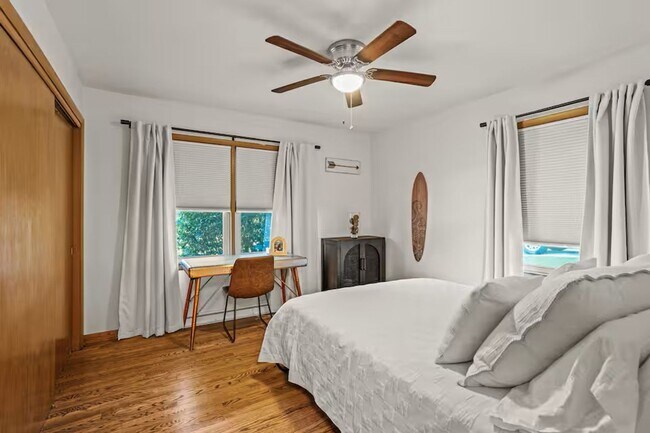 Building Photo - Updated 3 bedroom Delafield ranch