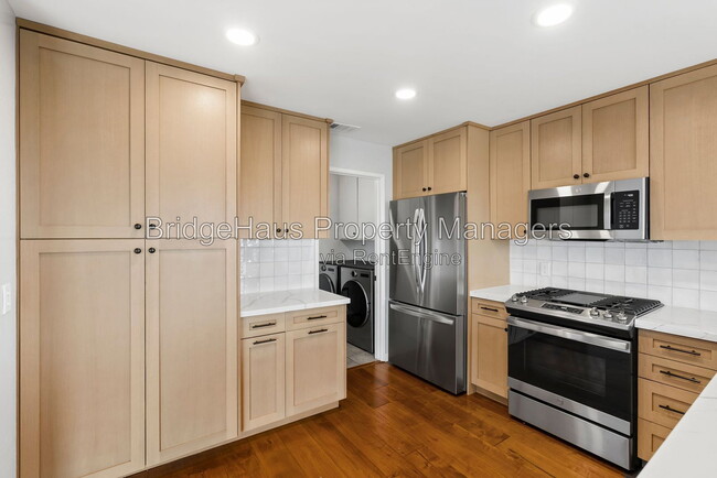 Building Photo - 6531 Corte Valdez