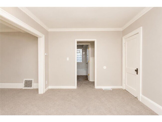Building Photo - 3754 Dupont Ave N