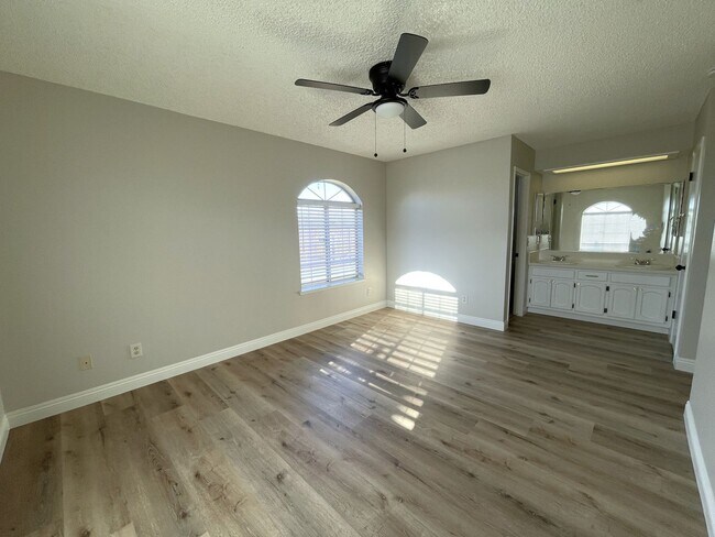 Building Photo - 8101 Jacaranda Ave