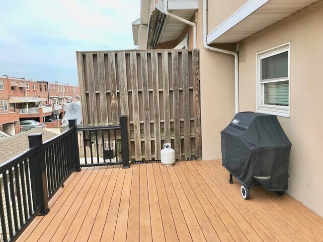 Building Photo - RARELY OFFERED IN PACKER PARK 3BR/2.5BA HOME w/Garage, Patio & Deck!