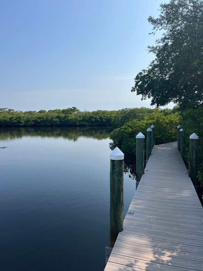 Building Photo - Live on a private island!- Bradenton, FL