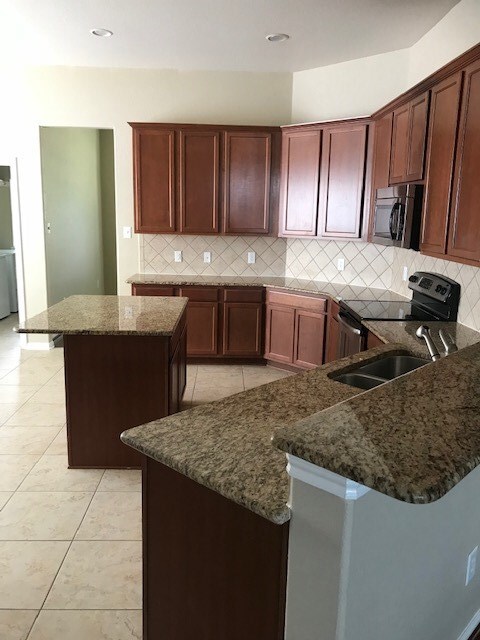 Building Photo - 19930 Kendall Lake Dr