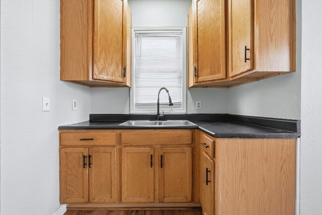 Building Photo - 1625 Sherman Blvd