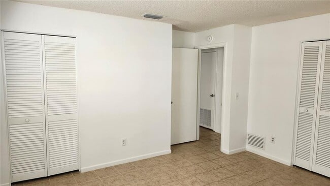 Building Photo - 957 Wilmington Dr