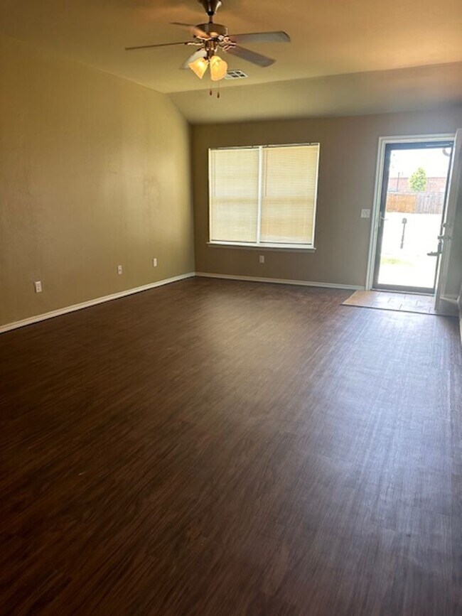 Building Photo - Piedmont Schools - 3/2 - Great Home - 1,48...