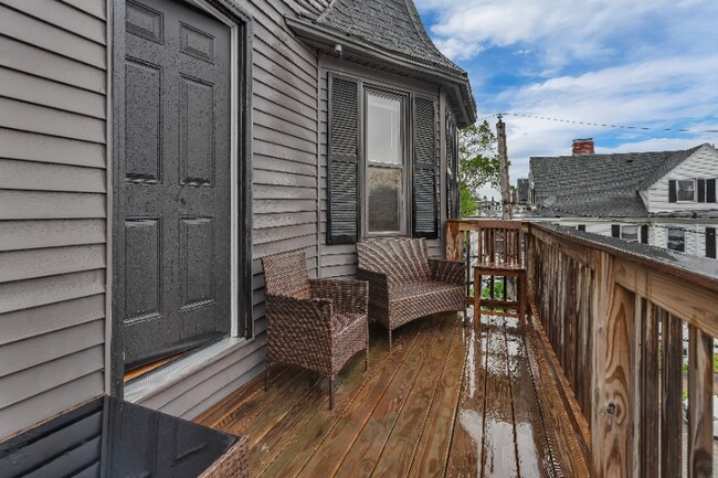 Building Photo - 77 Vinton St