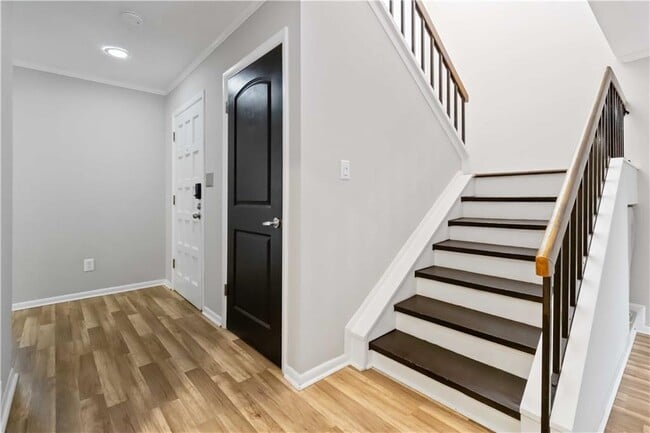 Building Photo - 694 Serramonte Dr