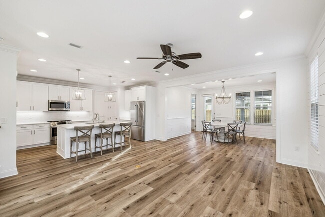 Building Photo - 250 Windrow Way