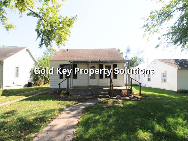 Primary Photo - COMING SOON!! 2 BR 1 BA House with Covered...