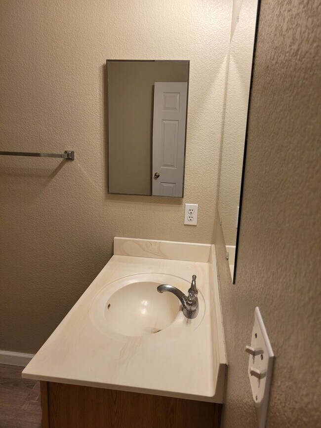 Building Photo - 1495 Verde Dr