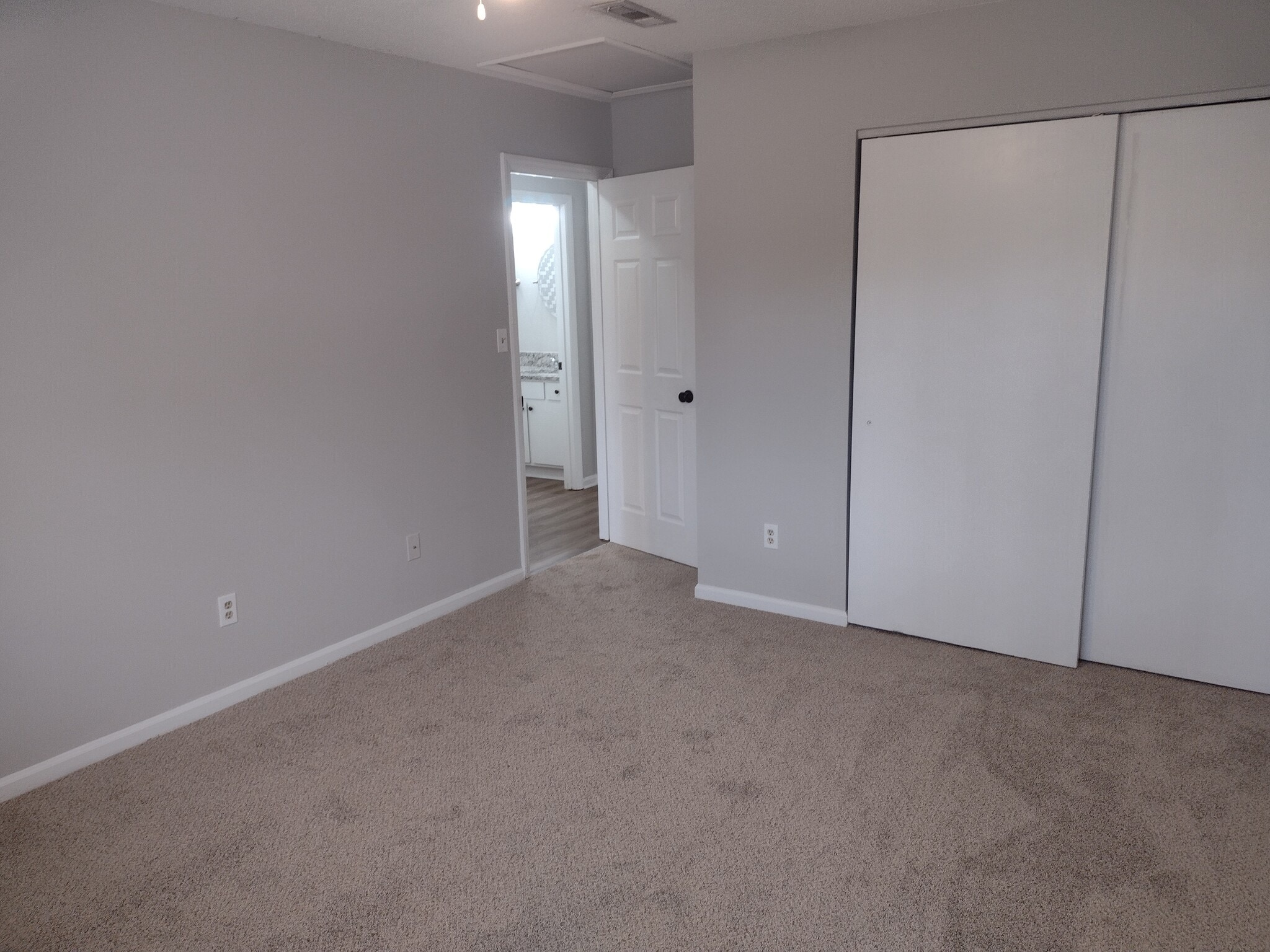 Building Photo - 1628 Cedarview Ct